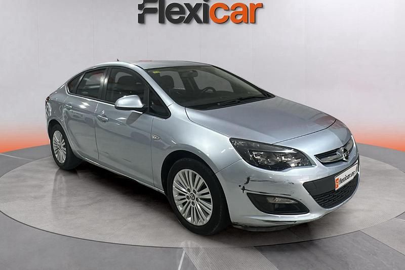 Gris Usado 2015 Opel Astra Excellence Berlina | 6290 € (Super precio) - Imagen 1/4