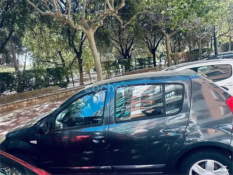 Usado Dacia Sandero Ambiance 75 CV (55 kW) 2009 Negro Berlina
