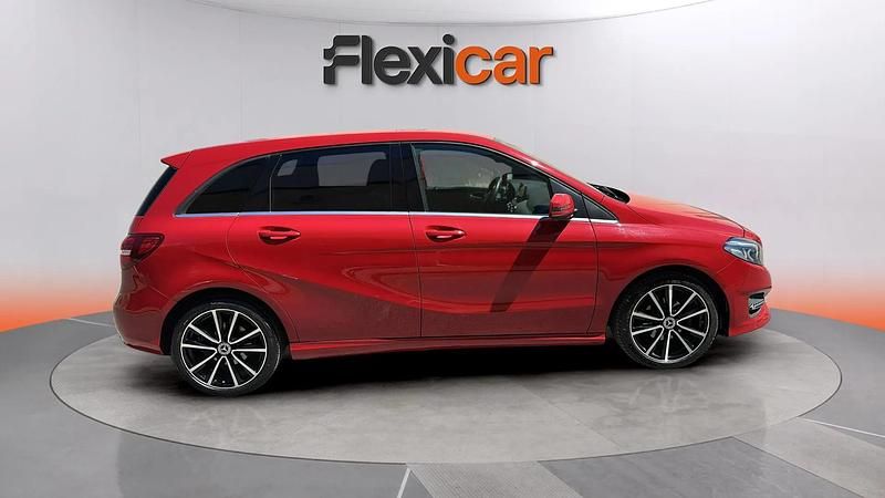 Usado Mercedes B180 116 CV (85 kW) 2017 Rojo Monovolumen