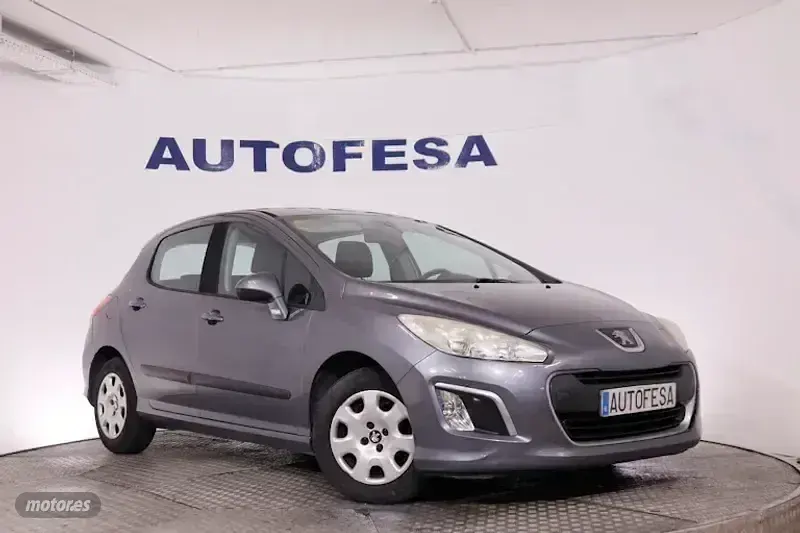 Usado Peugeot 308 Access 112 CV (82 kW) 2011 Gris