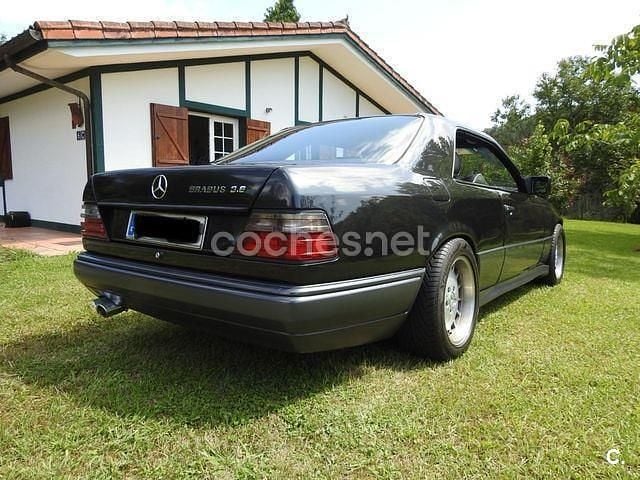 Usado Mercedes E300 231 CV (169 kW) 1993 Negro Berlina