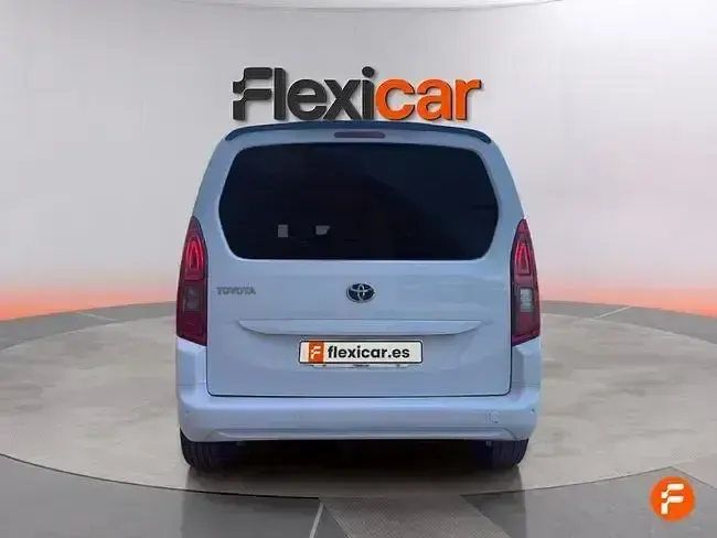 Używany Toyota Proace Verso Active 131 KM (96 kW) 2024 Biały Kombi