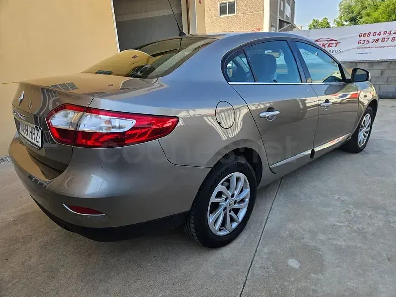 Usado Renault Fluence Dynamique 110 CV (80 kW) 2013 Beige Berlina