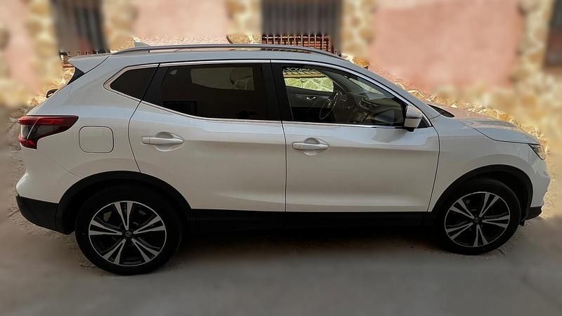 Usado Nissan Qashqai Tekna 130 CV (95 kW) 2017 Blanco SUV
