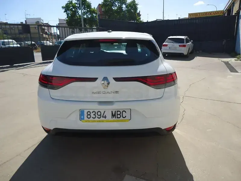 Usado Renault Mégane II Equilibre 115 CV (84 kW) 2022 Blanco Berlina