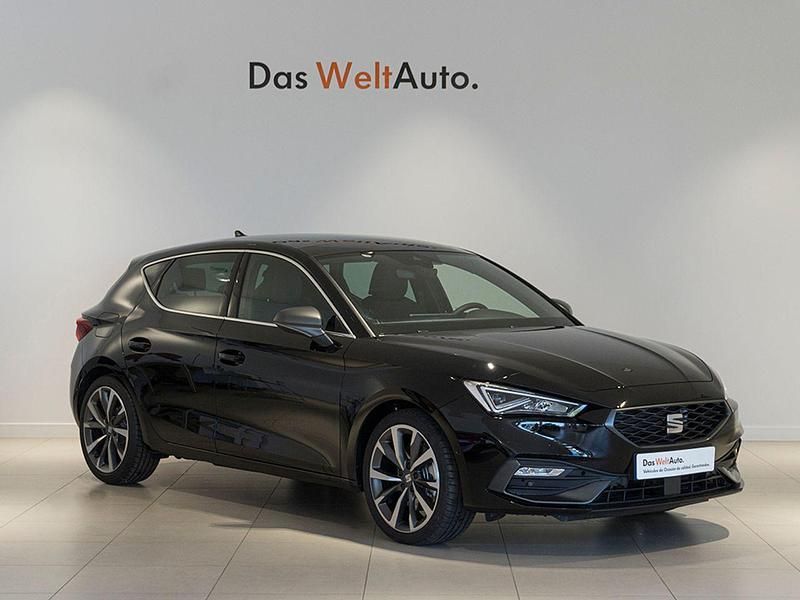 Negro Usado 2022 Seat Leon FR Berlina | 31.390 € - Imagen 1/4