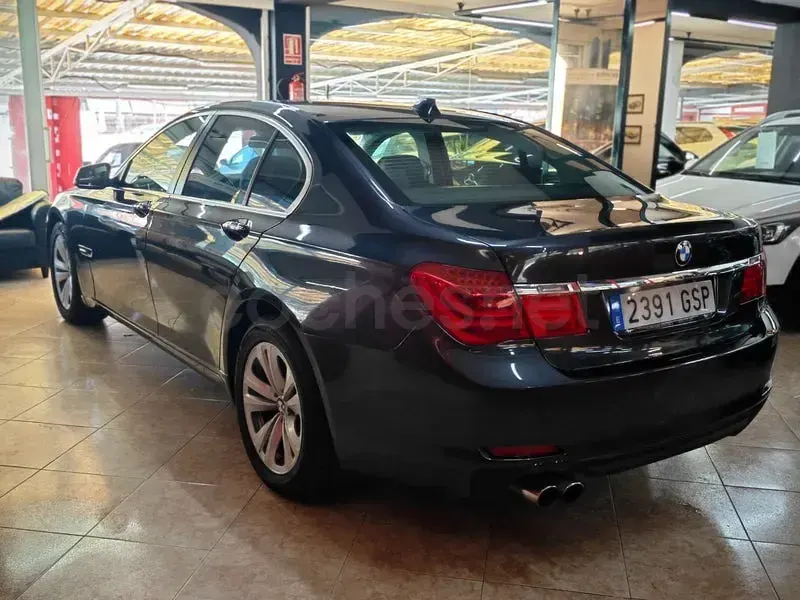 Usado BMW 730 Comfort Edition 245 CV (180 kW) 2010 Gris / plata Berlina