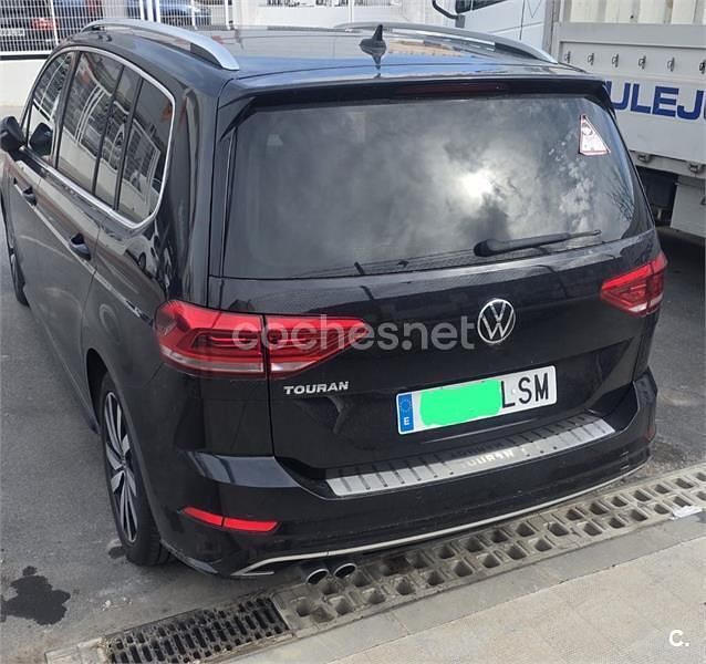 Usado VW Touran Sportline 150 CV (110 kW) 2021 Negro Monovolumen