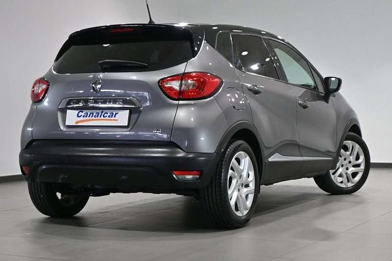 Usado Renault Captur Zen 90 CV (66 kW) 2015 Gris SUV
