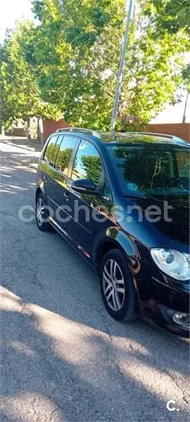 Usado VW Touran Advance 140 CV (102 kW) 2010 Negro Monovolumen