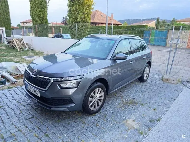 Usado Skoda Kamiq Ambition 110 CV (80 kW) 2023 Negro SUV