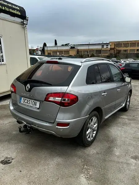 Usado Renault Koleos Dynamique 150 CV (110 kW) 2009 Gris / plata SUV