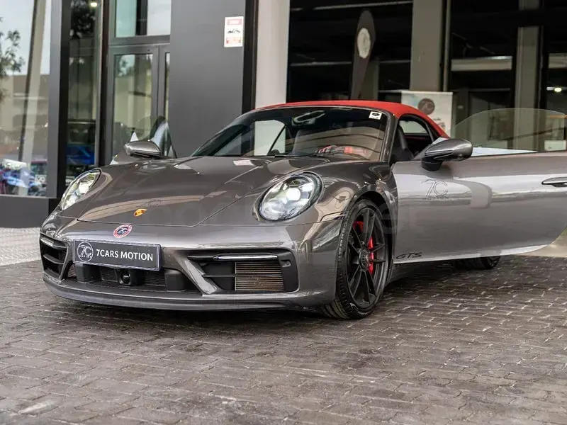 Usado Porsche 911 Carrera GTS 480 CV (353 kW) 2023 Gris / plata Descapotable