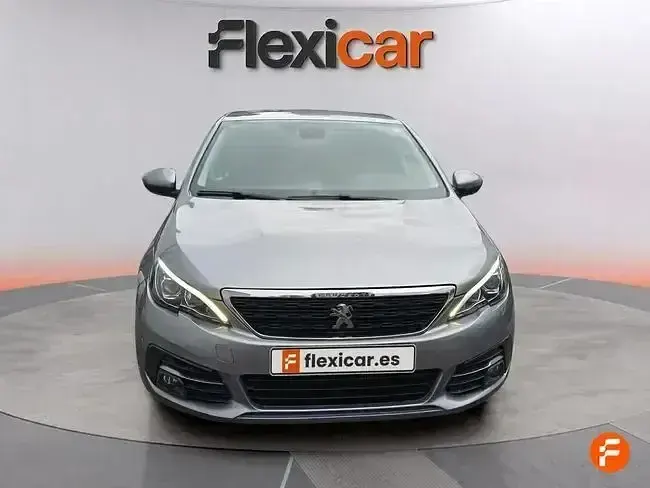Usado Peugeot 308 Style 130 CV (95 kW) 2020 Gris