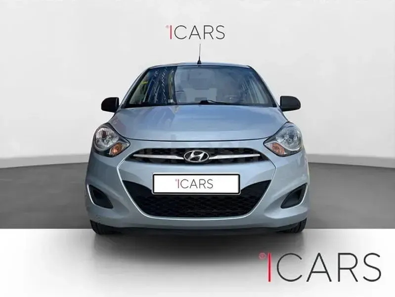 Usado Hyundai i10 Comfort 69 CV (50 kW) 2013 Gris / plata Utilitario