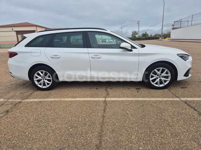 Usado Seat Leon Reference 115 CV (84 kW) 2021 Blanco Berlina