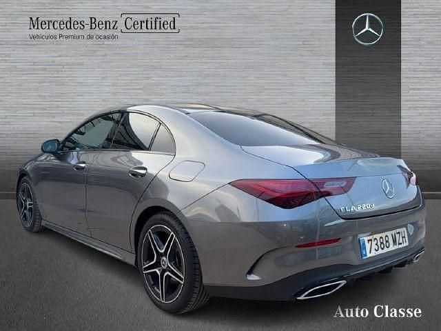 Usado Mercedes CLA220 AMG line 190 CV (139 kW) 2025 Gris montaña Berlina