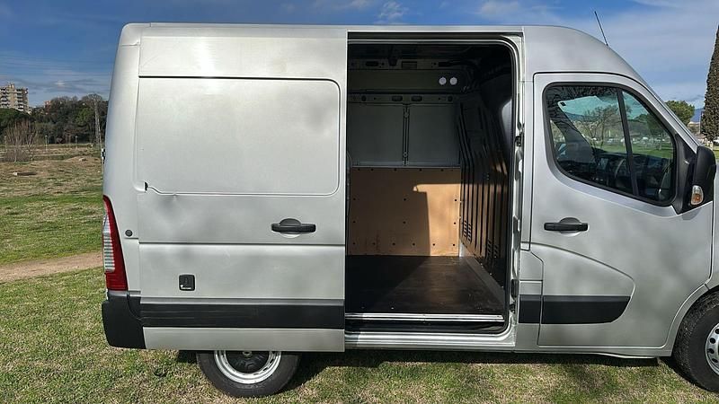 Usado Renault Master 145 CV (106 kW) 2018 Blanco Berlina