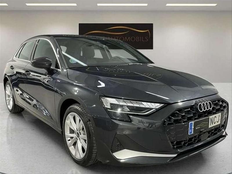 Usado Audi A3 Advanced 150 CV (110 kW) 2025 Gris Berlina