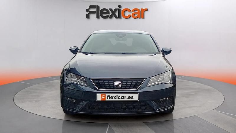 Usado Seat Leon Style 130 CV (95 kW) 2020 Gris Berlina