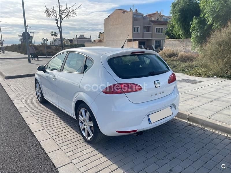 Usado Seat Leon Style 125 CV (91 kW) 2008 Blanco Utilitario