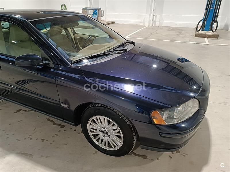 Usado Volvo S60 Kinetic 163 CV (119 kW) 2005 Azul Berlina