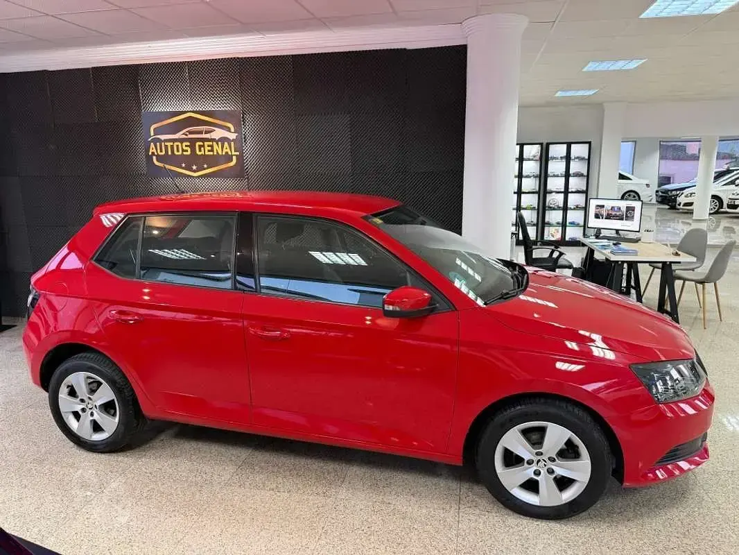 Usado Skoda Fabia Ambition 95 CV (69 kW) 2018 Rojo Utilitario