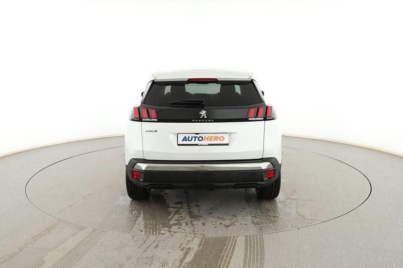 Usado Peugeot 3008 Allure 130 CV (95 kW) 2019 Blanco SUV