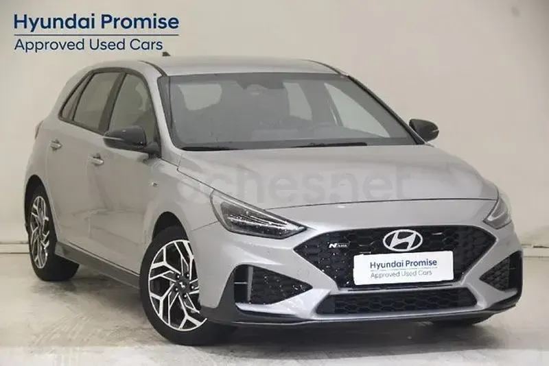 Usado Hyundai i30 N Line 96 CV (70 kW) 2025 Gris / plata Berlina