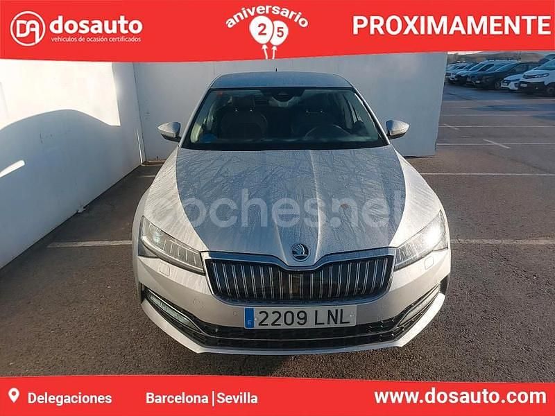 Gris / plata Usado 2021 Skoda Superb Style Berlina | 20.990 € (Precio justo) - Imagen 1/4