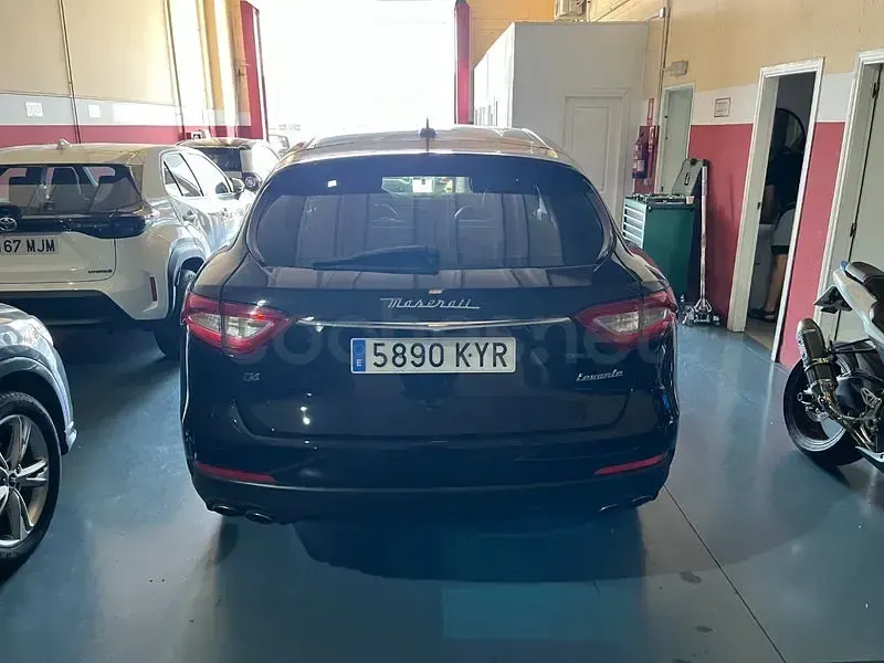 Usado Maserati Levante GranLusso 275 CV (202 kW) 2019 Negro SUV