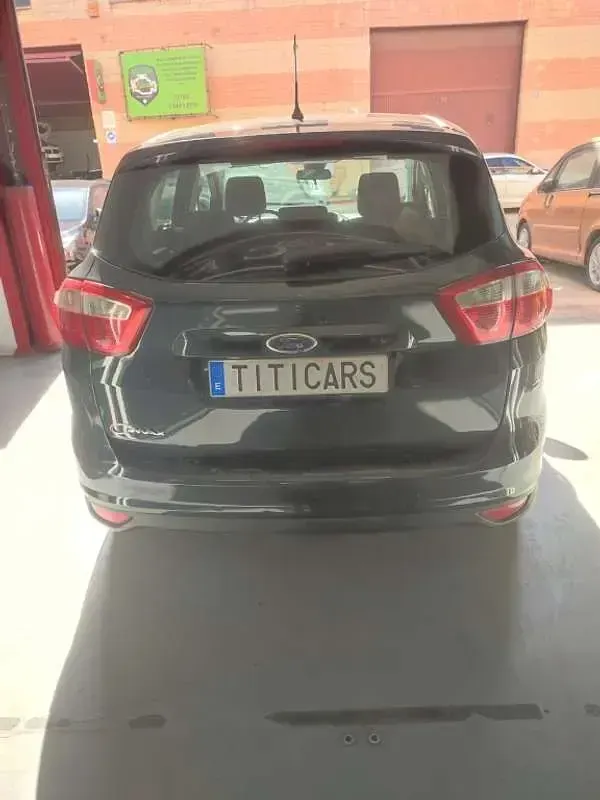 Usado Ford C-MAX Trend 116 CV (85 kW) 2014 Gris Monovolumen