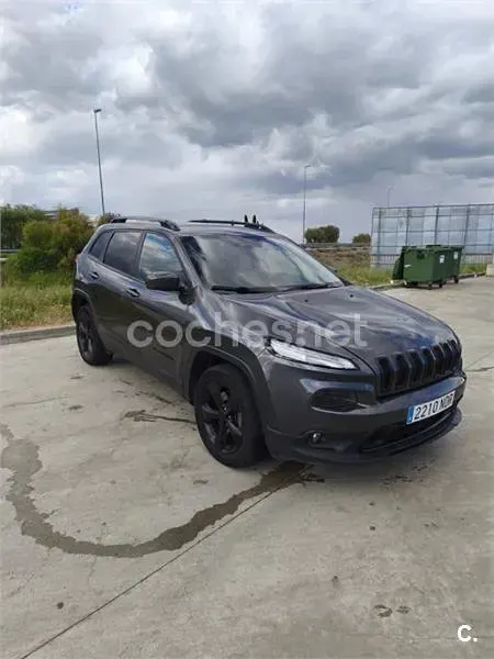 Usado Jeep Cherokee Night Eagle 185 CV (136 kW) 2018 Marrón SUV