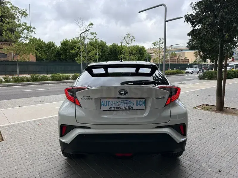 Käytetty Toyota C-HR Plus 122 HP (89 kW) 2017 Valkoinen Katumaasturi
