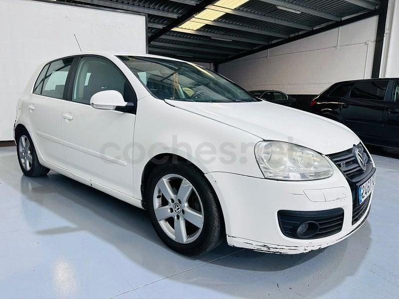 Usado VW Golf V Highline 140 CV (102 kW) 2007 Blanco Berlina