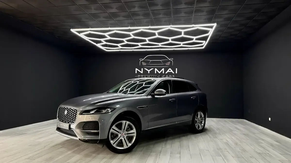 Usado Jaguar F-Pace R-Dynamic 204 CV (150 kW) 2023 Gris SUV