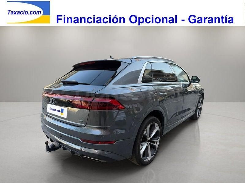 Usado Audi Q8 340 CV (250 kW) 2025 Gris / plata SUV