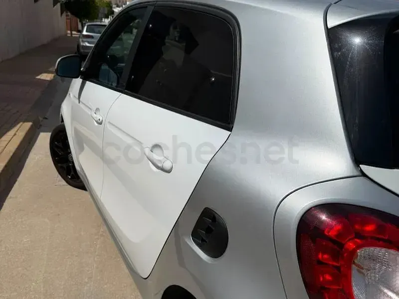 Usado Smart ForFour Passion 90 CV (66 kW) 2017 Blanco Utilitario