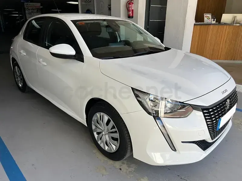 Usado Peugeot 208 Active 75 CV (55 kW) 2021 Blanco Utilitario