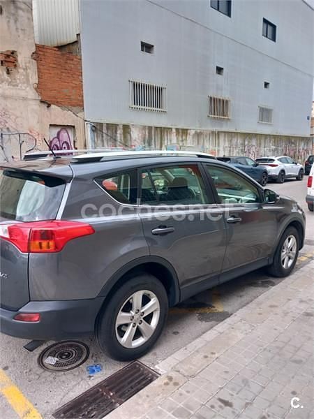 Käytetty Toyota RAV4 Advance 124 HP (91 kW) 2013 Harmaa Katumaasturi