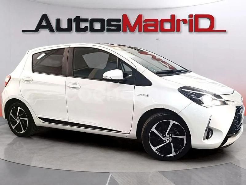 Blanco Usado 2019 Toyota Yaris Hybrid Advance Berlina | 19.490 € (Un poco caro) - Imagen 1/4