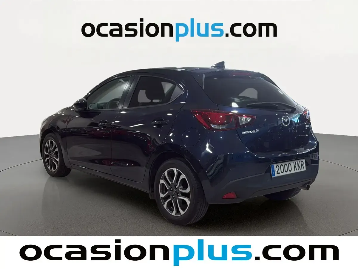 Käytetty Mazda 2 Luxury 90 HP (66 kW) 2018 Sininen Viistoperä