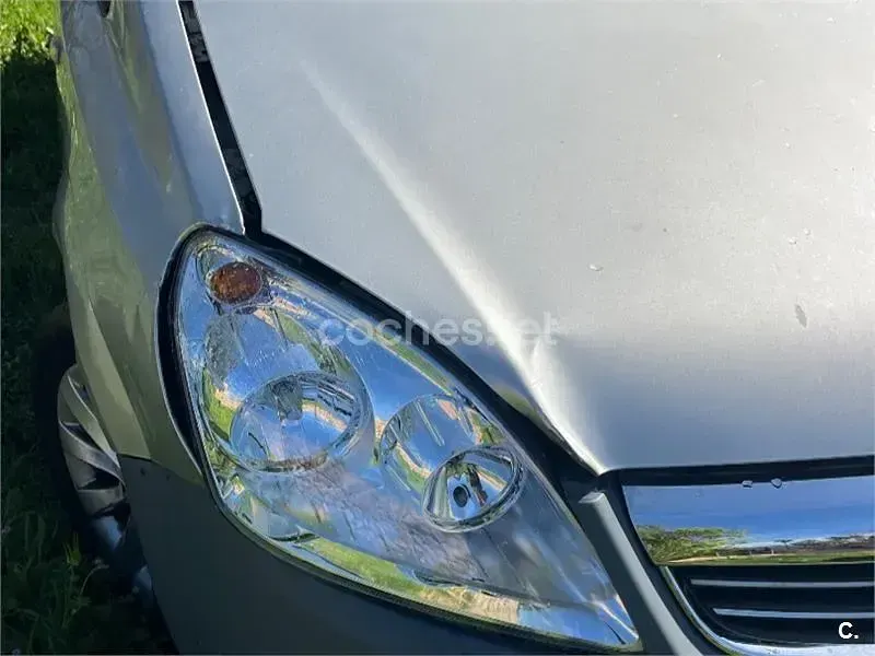 Usado Opel Zafira Family 120 CV (88 kW) 2014 Gris / plata Monovolumen