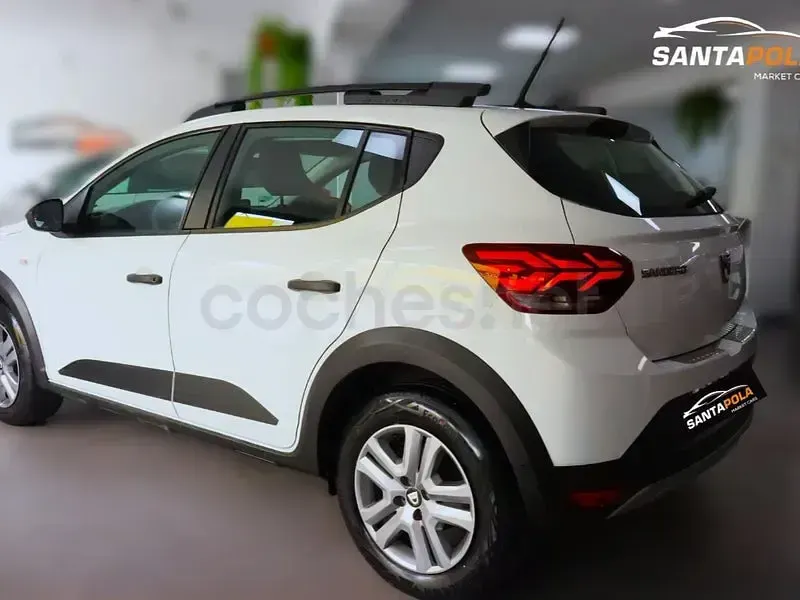 Usado Dacia Sandero Essentiel 91 CV (66 kW) 2021 Blanco Berlina