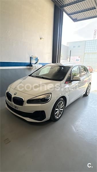 Usado BMW 225 Active Tourer iPerformance 224 CV (164 kW) 2019 Blanco Monovolumen
