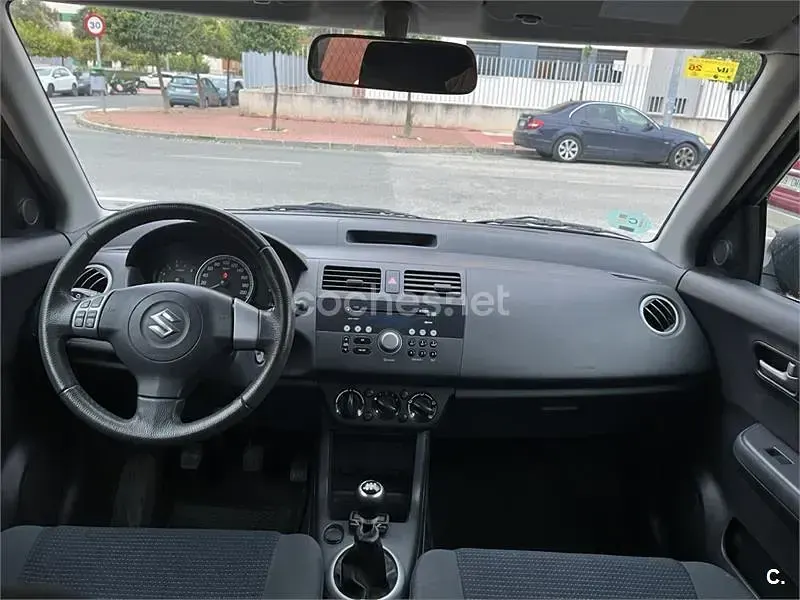 Usado Suzuki Swift GLX 92 CV (67 kW) 2008 Rojo Utilitario