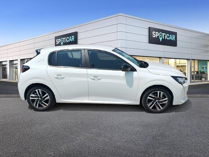 Usado Peugeot 208 Active 100 CV (73 kW) 2023 Blanco Utilitario