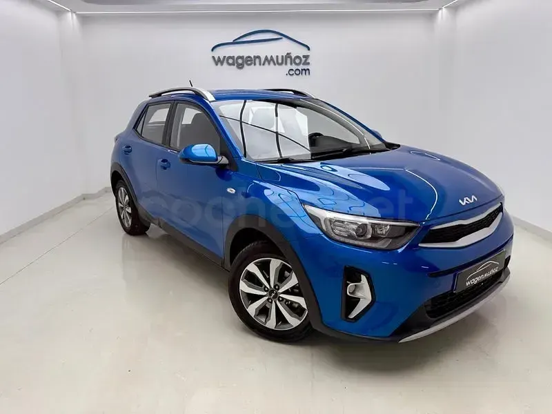 Usado Kia Stonic 100 CV (73 kW) 2023 Azul SUV