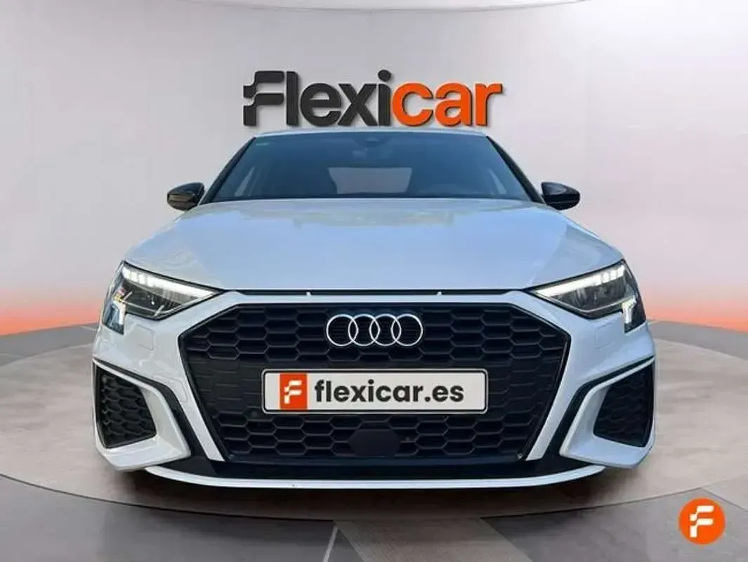 Usado Audi A3 S-Line 116 CV (85 kW) 2021 Blanco Berlina