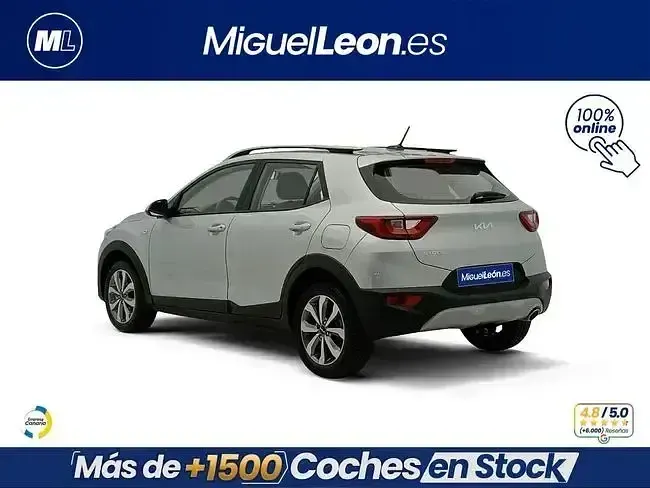 Usado Kia Stonic 100 CV (73 kW) 2022 Gris SUV